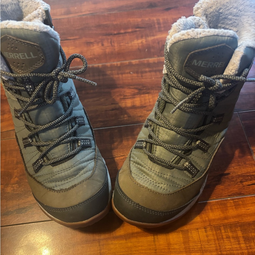 Merrell  Santora Olive and Brown Hiking Boots woman’s size 7 waterproof warm GUC